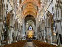 Serenity at Southwark Cathedral 🏛️🌿