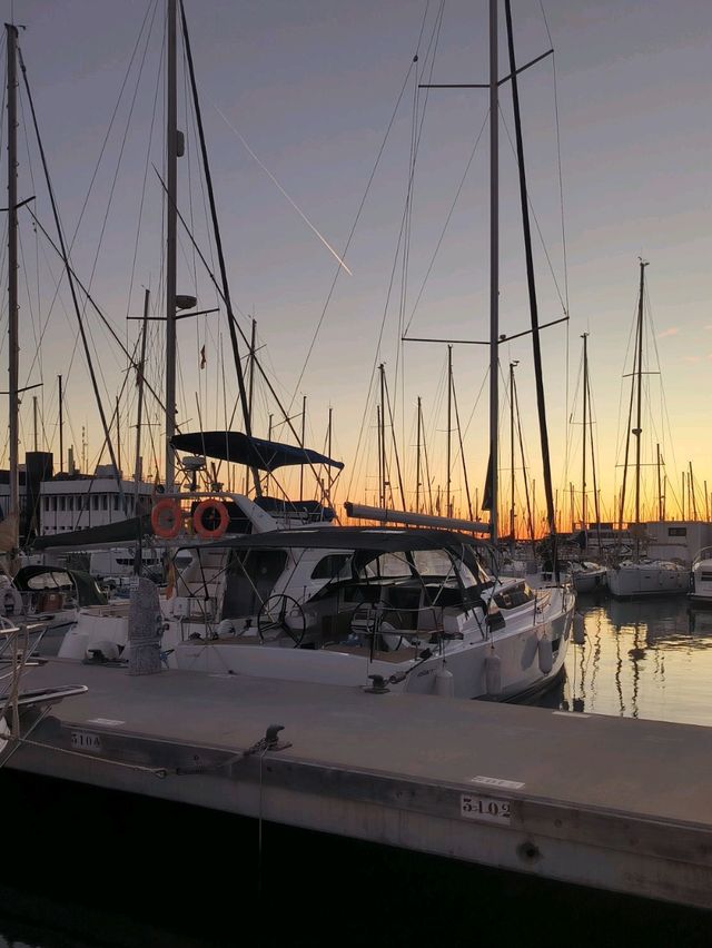 Port Ginesta: Castelldefels' Coastal Treasure 🌊⛵