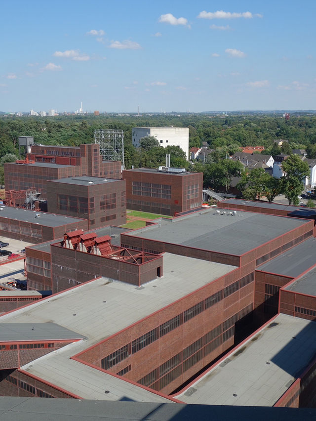 Zeche Zollverein: Industrial Heritage and Modern Design 
