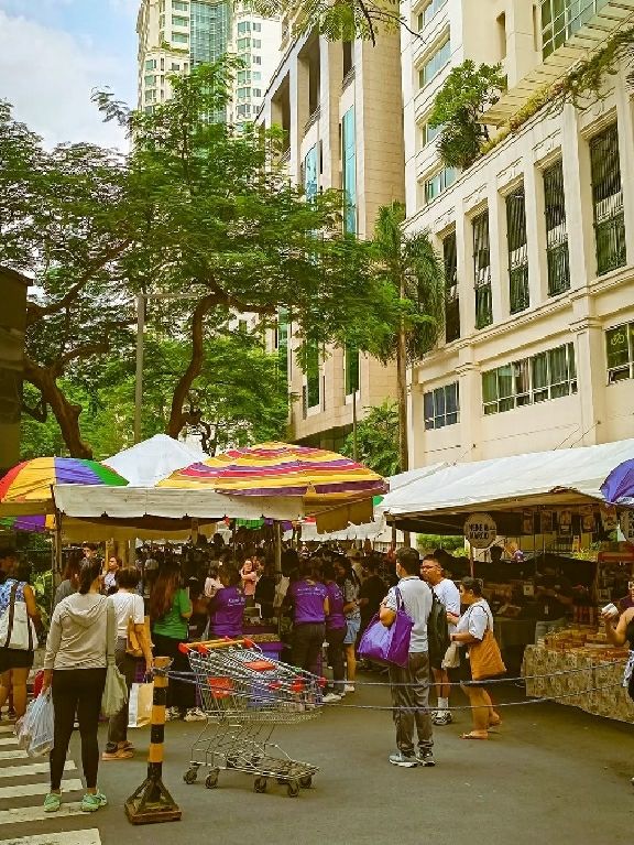 🌿 Discover the Heart of Makati: Salcedo Weekend Market 🇵🇭