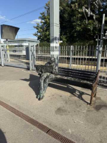 SUMMER PARADISE 18 MN AWAY FROM LONDON!