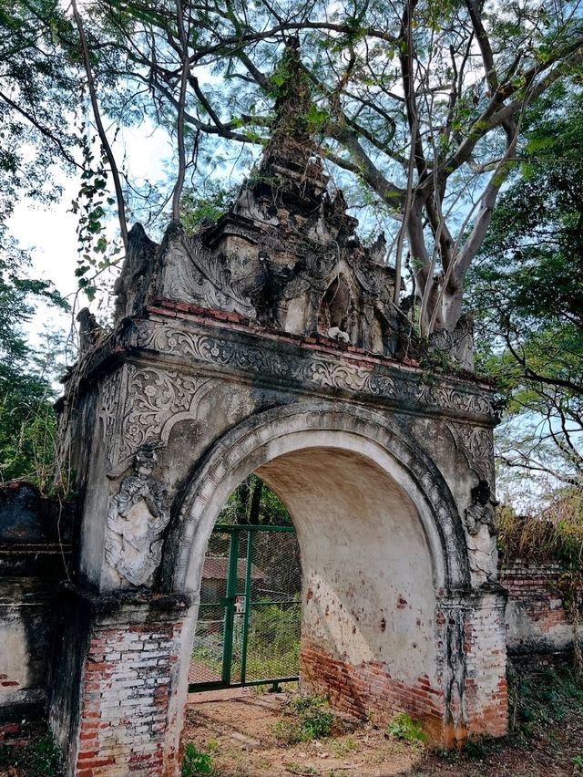 Wat Phra Bat Huai Tom — Sacred Hmong Temple in Lampang