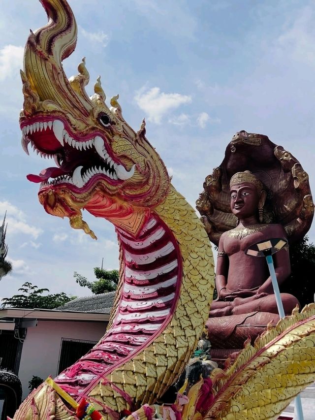 🏯 Wat Hin Thaen Lam Pachee – The Hundred-Million Glass Ship Temple