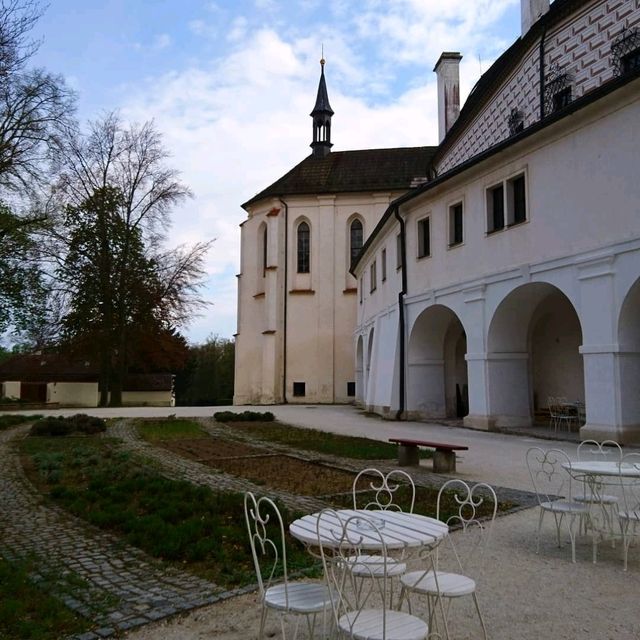 🏰✨ “Renaissance Beauty & Secrets: Březnice Castle” 🇨🇿