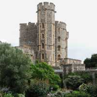 Windsor Walk: A Royal Stroll Through History & Charm