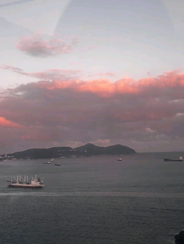๐ Busan by Twilight: Trains, Waves & Golden Skies ๐ ๐ Busan by Twilight: Trains, Waves & Golden Skies ๐