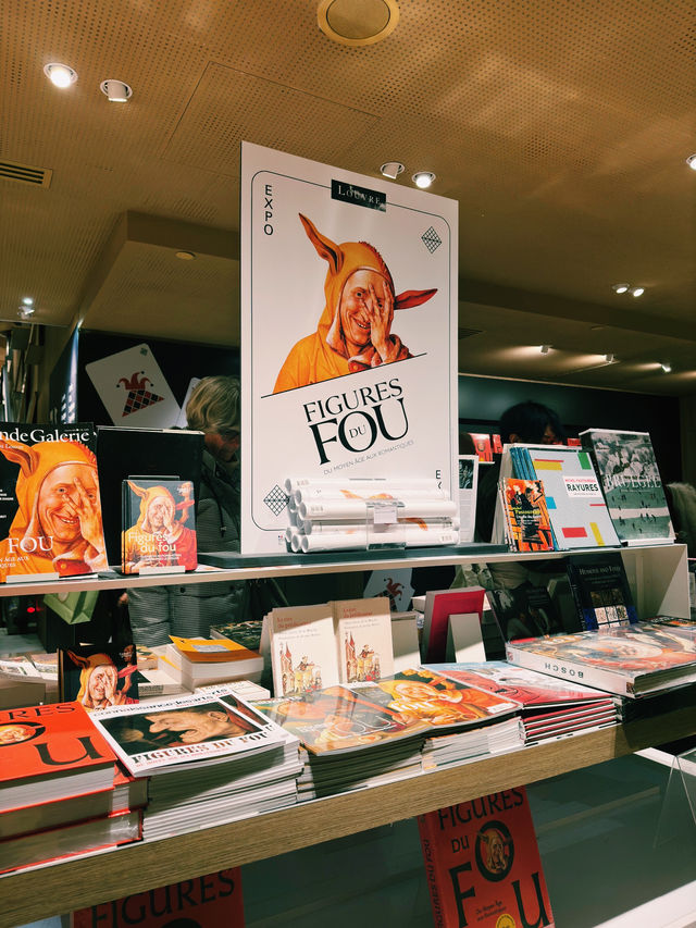 พิพิธภัณฑ์ลูฟวร์ Musée du Louvre มีอะไรบ้าง?? พิพิธภัณฑ์ลูฟวร์ Musée du Louvre มีอะไรบ้าง??