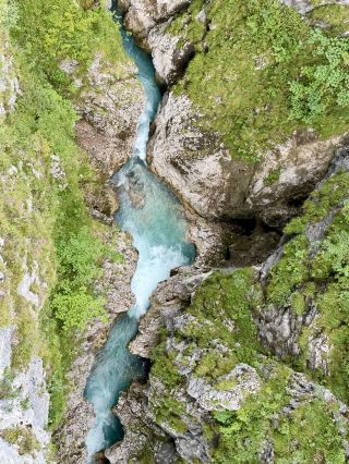 漫步探索壯觀的洛伊塔施鬼魅峽谷 (Leutascher Geisterklamm)