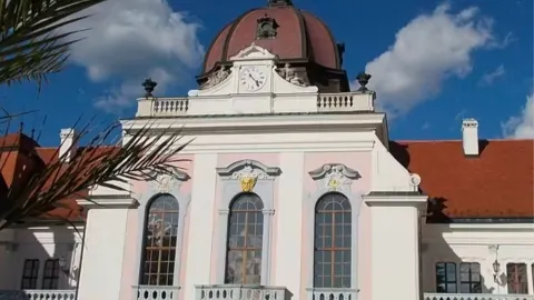 走進格德洛宮,體驗皇室風範:匈牙利的巴洛克瑰寶👑🇭🇺 — traveler post in 格德勒