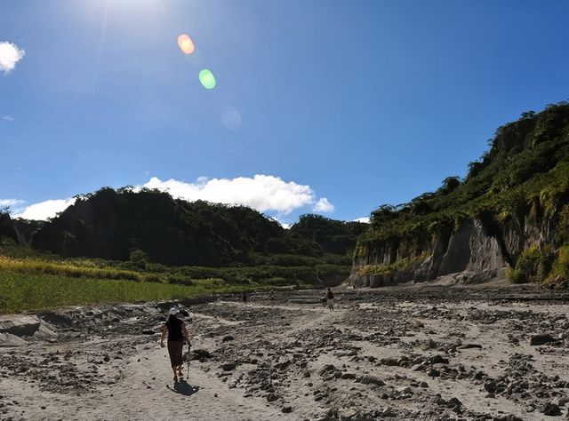 Trekking to a Volcano in Zambales 🇵🇭