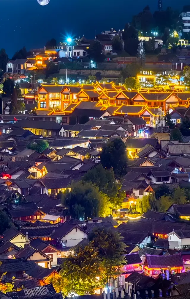 Lijiang Ancient Town in Yunnan | A place where you encounter romance and poetry!