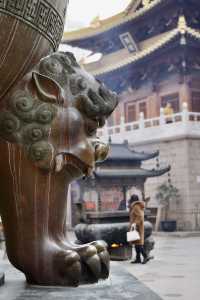 上海地鐵直達｜靜安寺「千年礎石托起鬧市古寺」