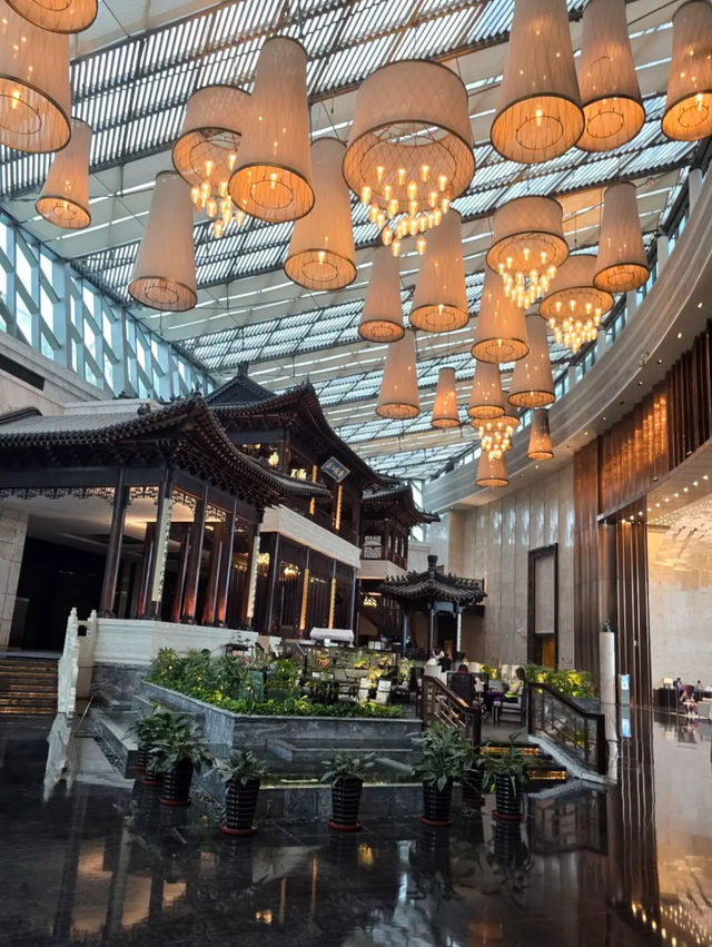 「珠海華髮喜來登酒店：地理位置優越，多樣美食娛樂設施」
