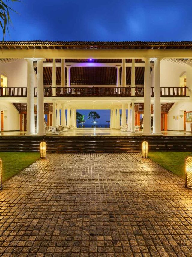 🌴🏖️ Unwind at Sri Lanka's Beachfront Bliss 🌞🍹