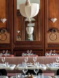 🏨✨ Cheltenham's Chic Sleeps: Cowley Manor Highlights! ✨🏨