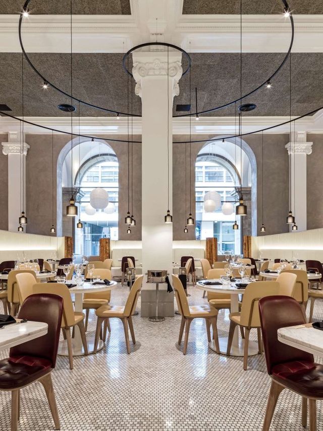 🏨✨ Manchester Marvel: Luxe Stays & City Views 🌆