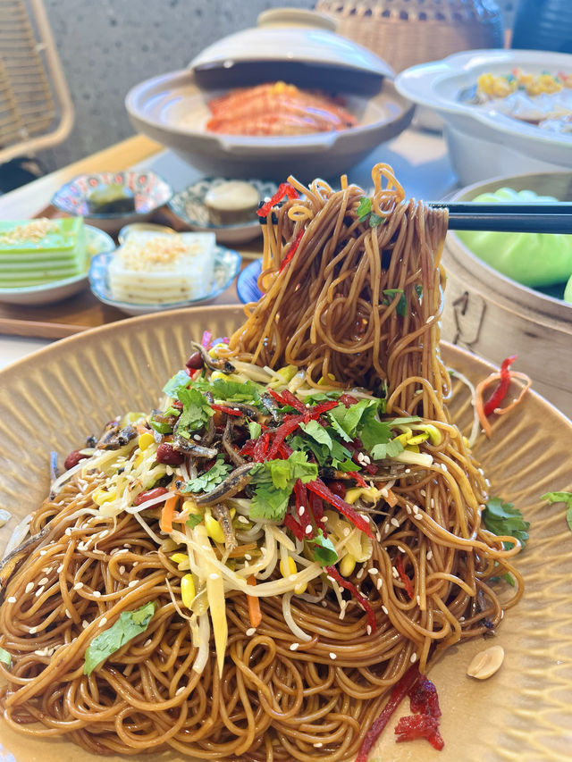 挑戰吃遍海南各地的美食。