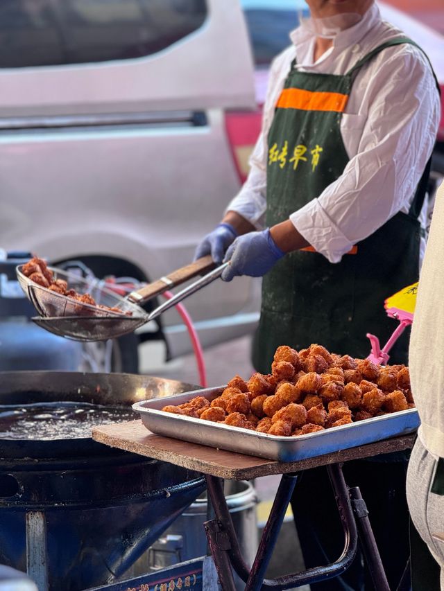 哈爾濱紅專街早市｜一起早起開啟美食之旅吧！