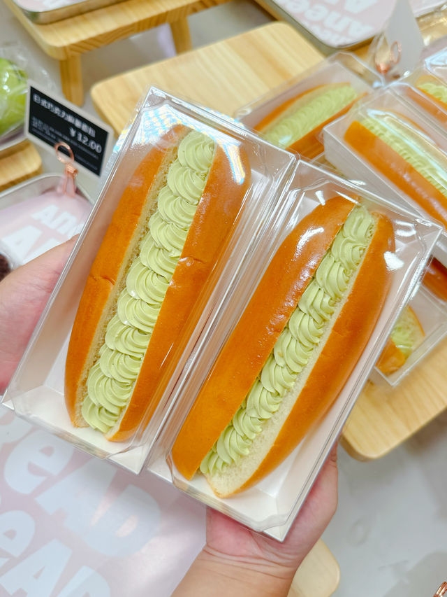 連鈦合金直男都覺得可愛的粉嫩烘焙店。