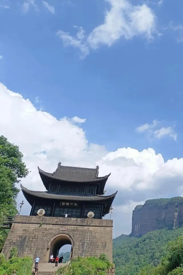 광위안｜젠먼관｜한 사람이 관문을 지키면 만 명도 열 수 없다.