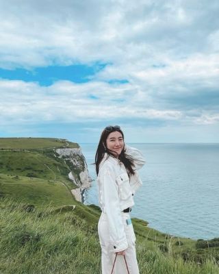 White Cliffs of Dover: Infinite Scenery on the Pure White Cliffs