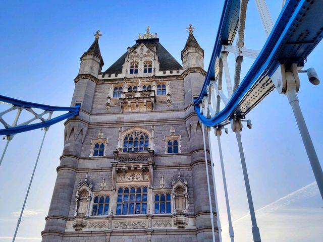 Tower Bridge: Not London Bridge! 🌉🇬🇧