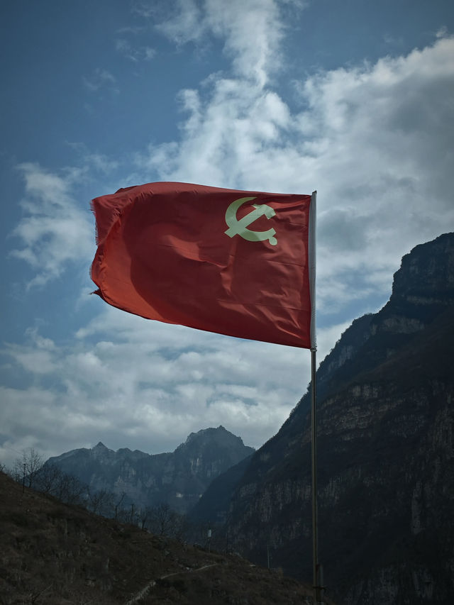 懸崖峭壁上的天空之城古路村