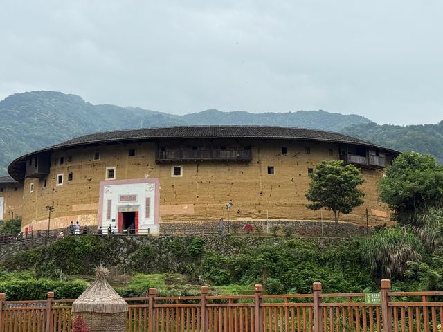 雲中圍城 | 福建土樓探秘年客家人的時光膠囊
