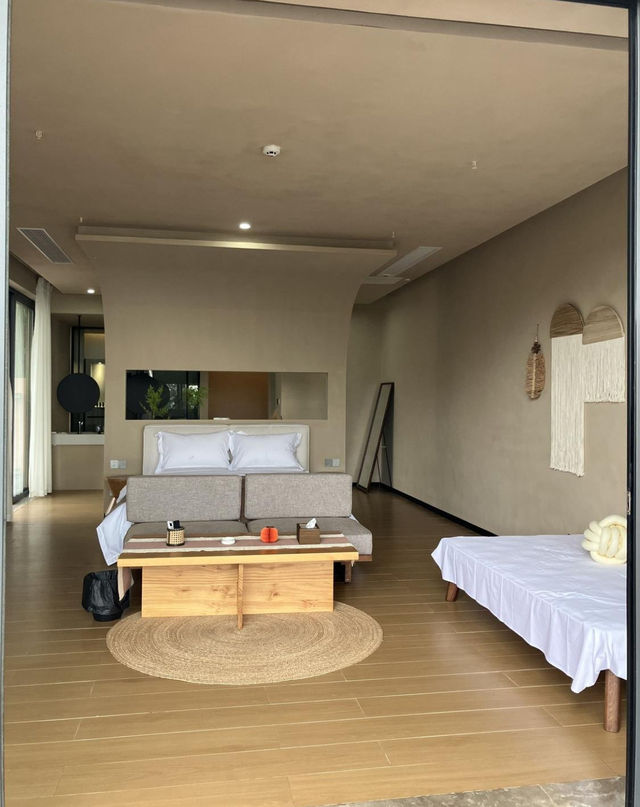 被呢間萬寧石梅灣民宿拿捏咗，呢個風景真係好靚