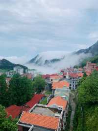雲中漫步，慢品廬山—邂逅廬山的詩與霧