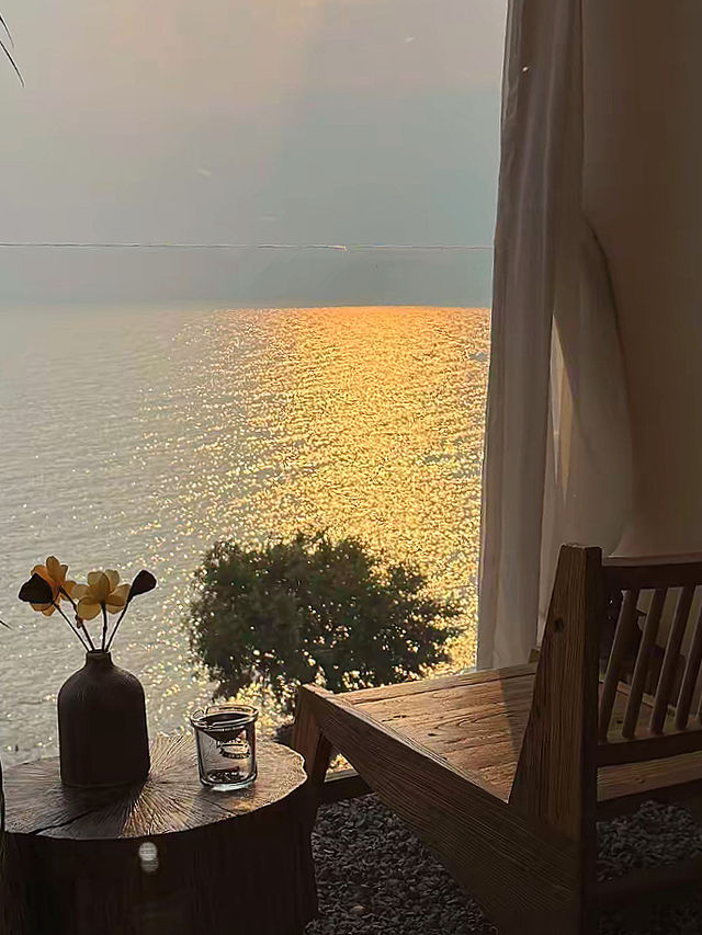 海天一線嘅壯觀美景，喺呢間民宿瞓低就可以睇到