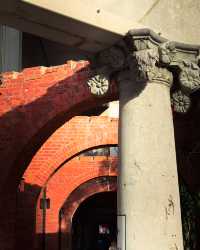 宮原眼科 - 創立於1930年代日治時期，係當時台中最大規模嘅醫院，創辦人係日籍宮原武熊醫師，台灣