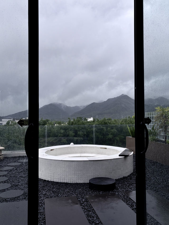 逃離宿舍計劃｜煙雨天宜浸溫泉