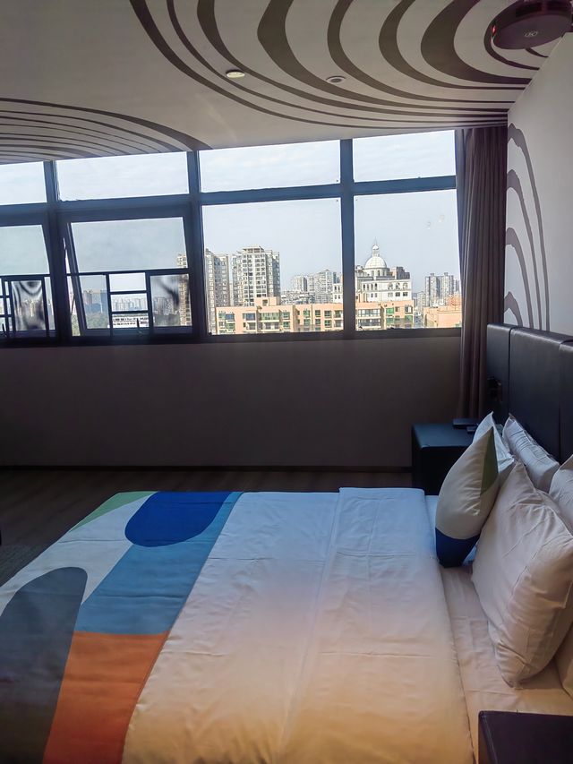 住呢間酒店，享受服務同便利交通嘅絕佳體驗