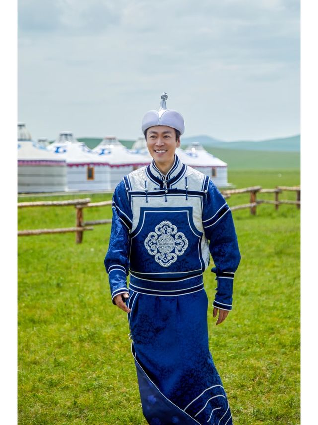 住喺蒙古包烏拉蓋中蒙邊境嘅草原度假村