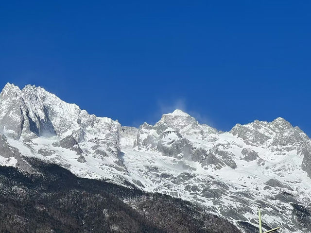 옥룡설산(玉龍雪山) 탐방 가이드 - 신성한 설산과 티벳 문화의 만남 옥룡설산(玉龍雪山) 탐방 가이드 - 신성한 설산과 티벳 문화의 만남