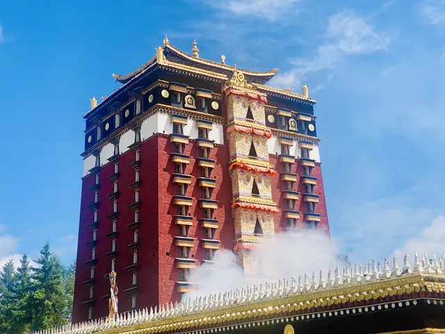 安多合作米拉日巴九層佛閣