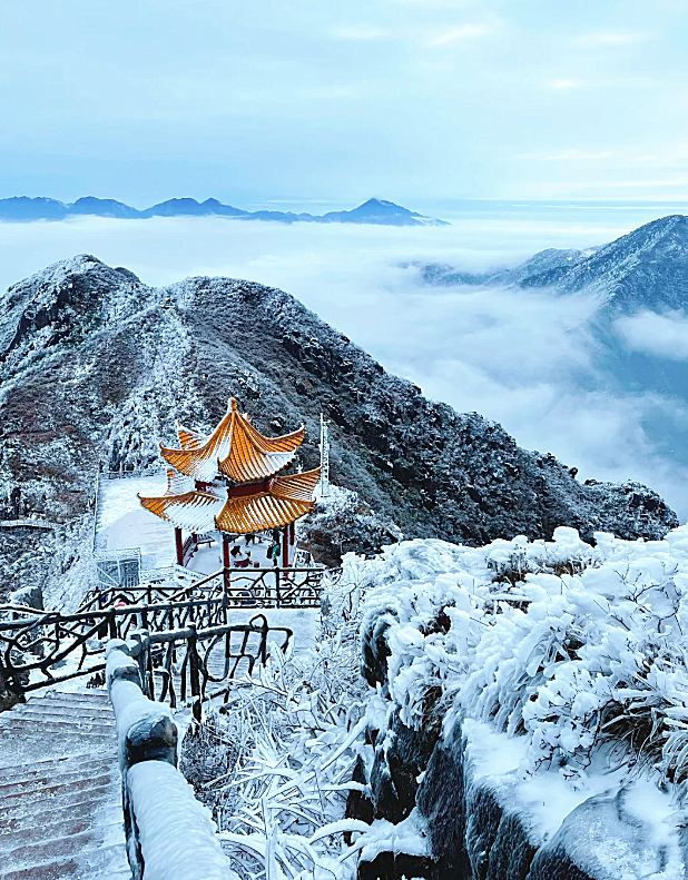 Guangdong Qingyuan's "Ice Flowers" Blooming