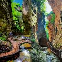 【破產5A景區鳳凰涅槃！峽谷秘境玩法全解鎖】