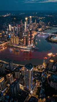 8D魔幻山城重慶3日遊｜輕軌穿樓&火鍋飄香