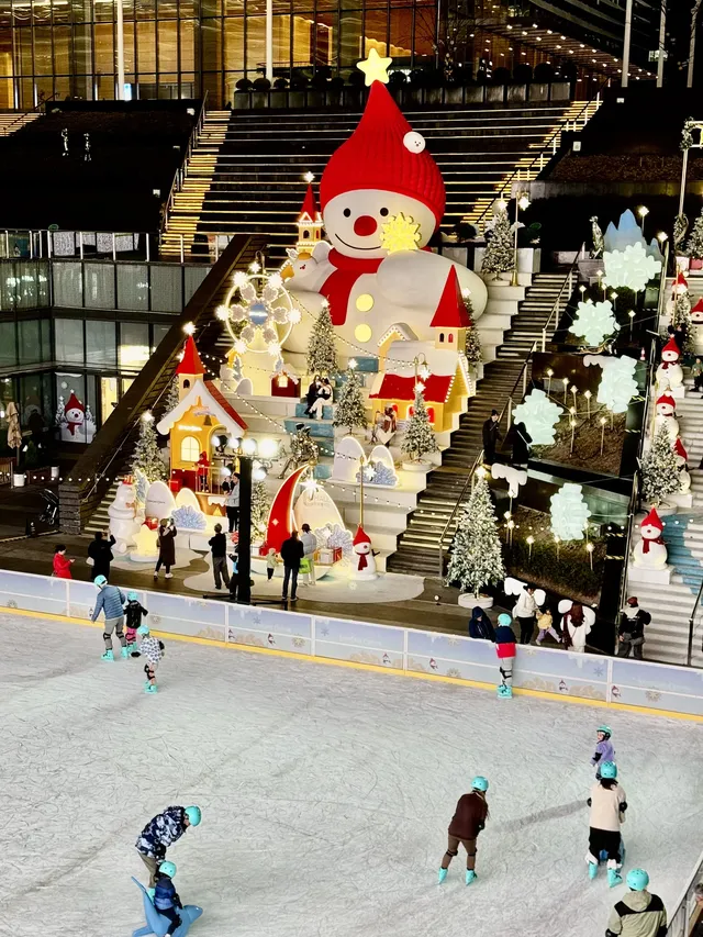 12.2日實況陸家嘴冰雪童話世界太浪漫了 12.2日實況陸家嘴冰雪童話世界太浪漫了