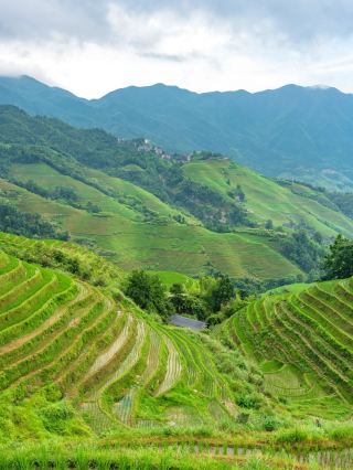 เมื่อเทียบกับสถานที่ท่องเที่ยวยอดนิยมอื่นๆ กุ้ยหลินมีกิจกรรมให้เลือกมากกว่าและคุ้มค่าเงินกว่า!