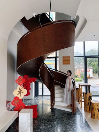 I would stay at this wabi-sabi-style guesthouse in Beihai Silver Beach 100 times!