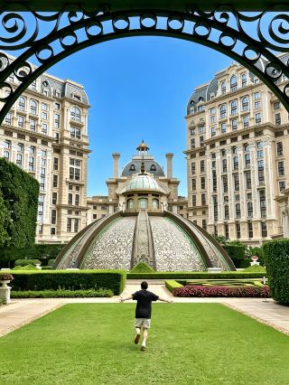 Macau Tourism | Grand Lisboa Palace: A Step into a European Palace!