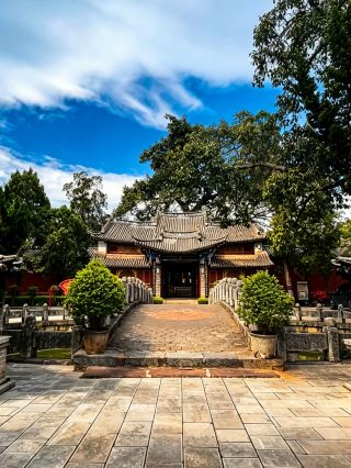Dali Midu | A Glimpse into the Thousand-Year-Old Nanzhao Iron Pillar.