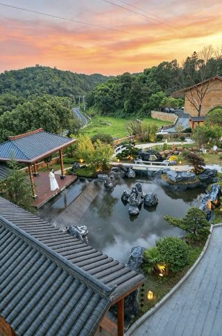 Lushan Mountain Residence is next to Bailudong Academy, where you can fall asleep surrounded by the scent of books and mountains