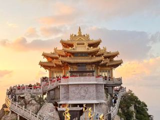 A breathtaking feast for the eyes, witness the magnificent beauty of Laojun Mountain