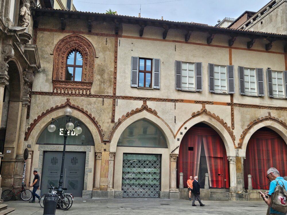洋書◆パラッツォ・ロンディニーニ 建築写真集 本 イタリア ローマ 建物 設計 ミラノの麗しき歴史的建造物：パニガローラ邸 | Trip.com ミラノ