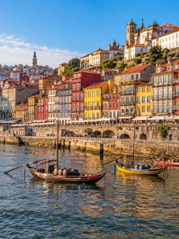 Porto | Follow the slopes, leave the color to the Douro River