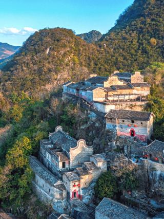 Gak Perlu jauh-jauh ke Tibet! Ada "Istana Potala" Versi Guangdong di Tebing Tersembunyi Qingyuan.